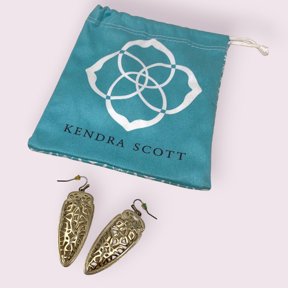 Kendra Scott Sadie Earrings Filigree Arrowhead Drop Gold Tone Frame + Pouch - Picture 1 of 4